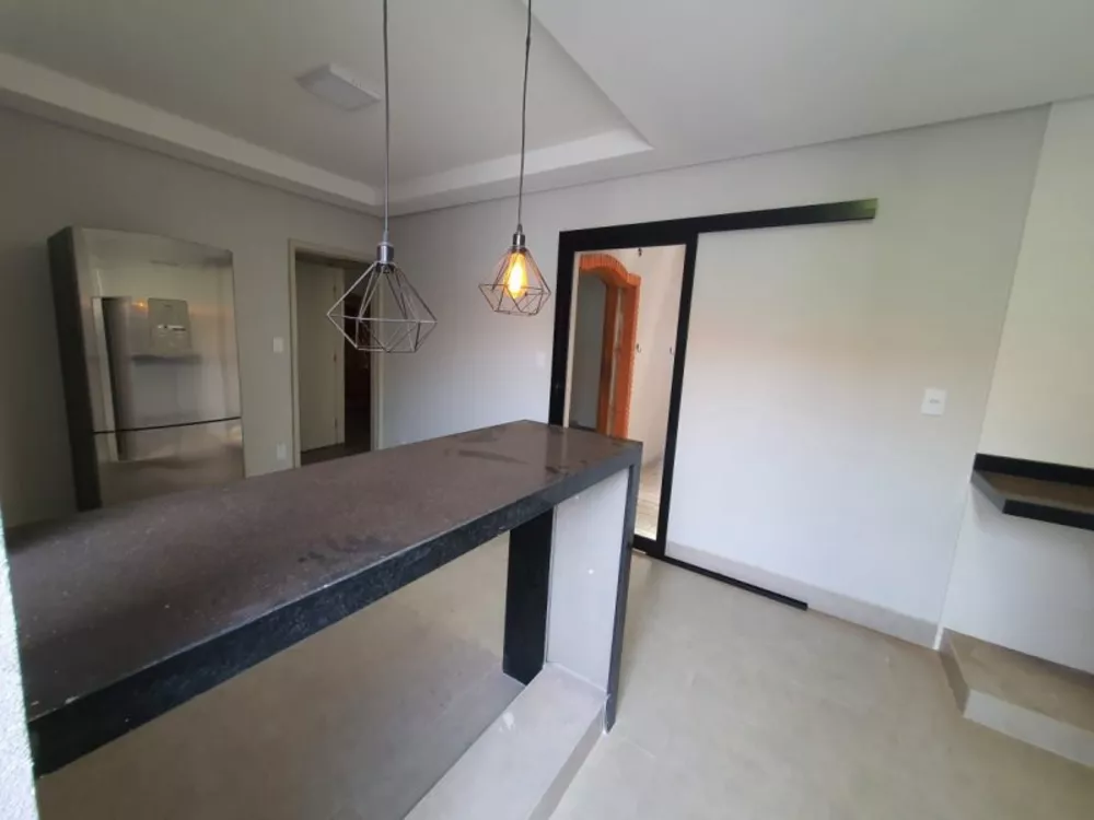 Casa à venda com 3 quartos, 170m² - Foto 2