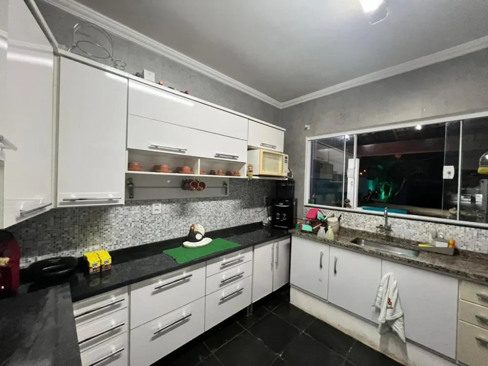 Casa, 3 quartos, 273 m² - Foto 1