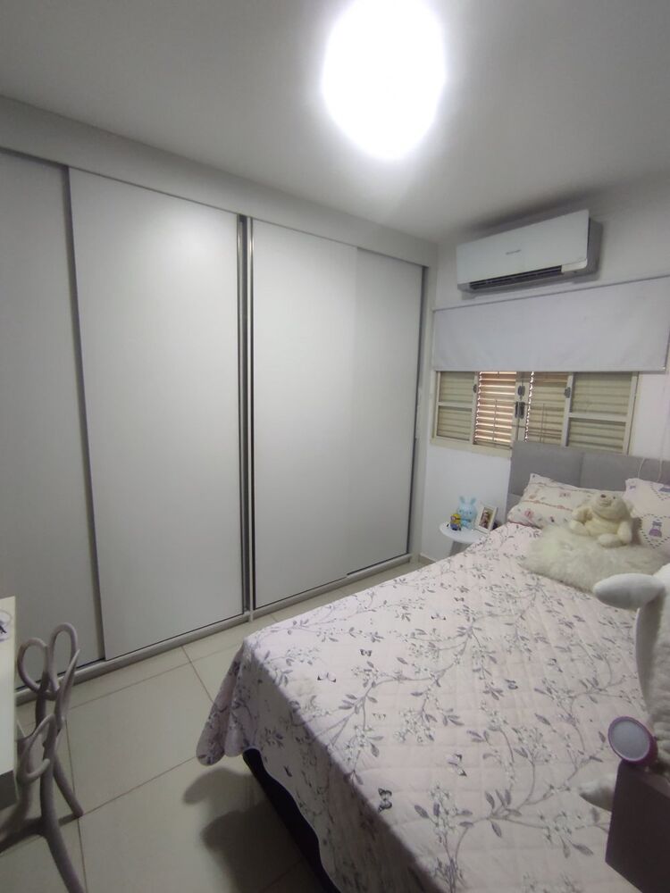 Casa de Condomínio à venda com 3 quartos, 220m² - Foto 4