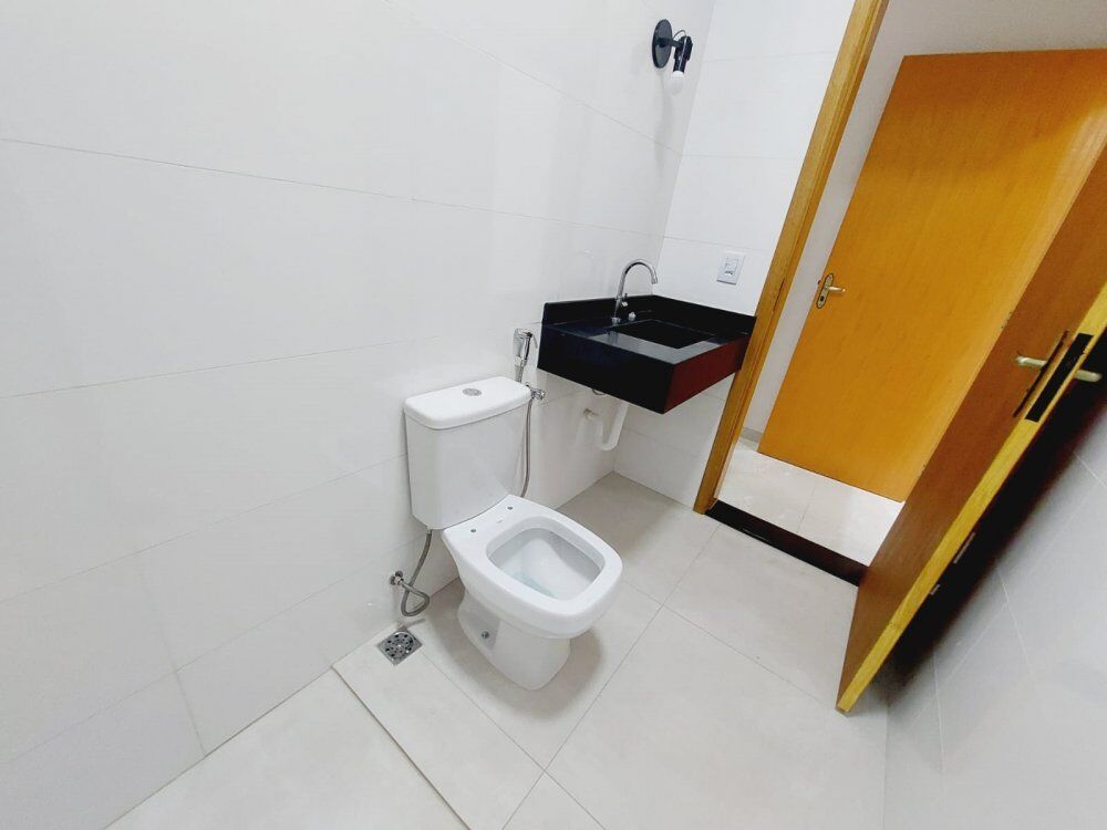 Casa à venda com 3 quartos, 118m² - Foto 1