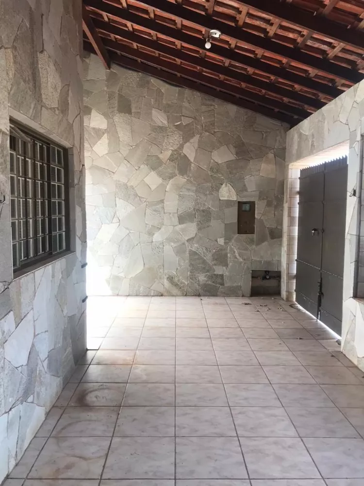 Casa à venda com 2 quartos, 144m² - Foto 1