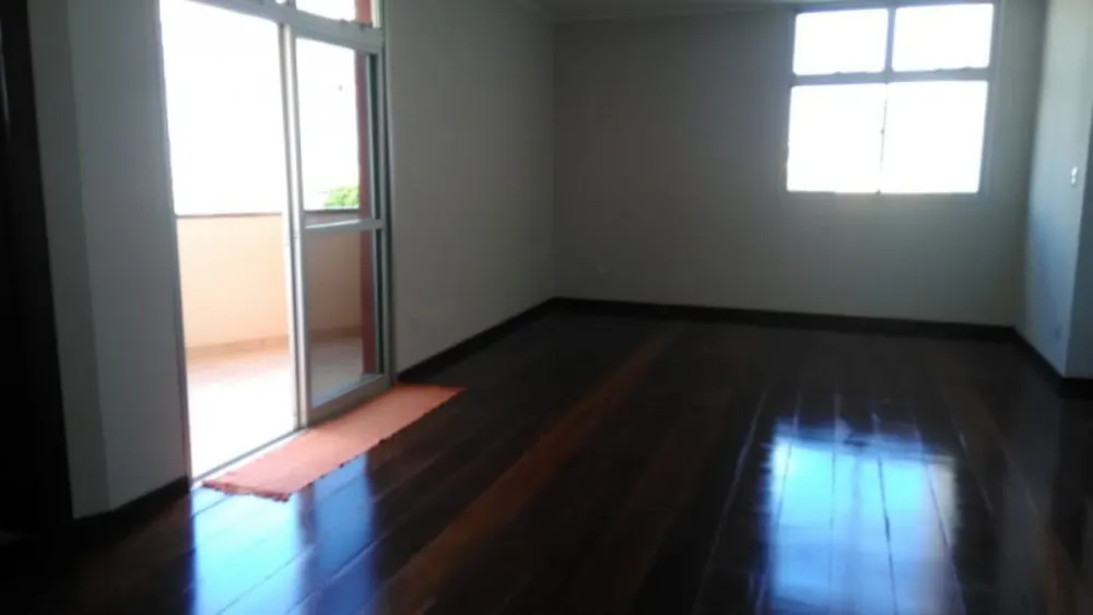 Casa, 3 quartos, 211 m² - Foto 3