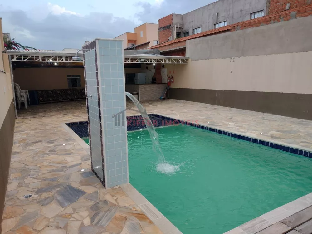 Casa à venda com 2 quartos, 250m² - Foto 1