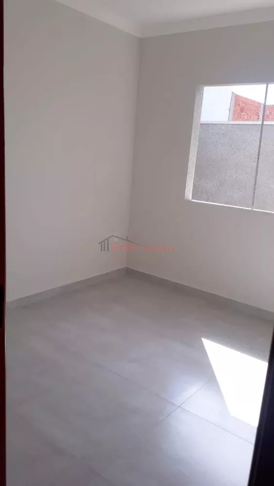 Casa à venda com 3 quartos, 130m² - Foto 2