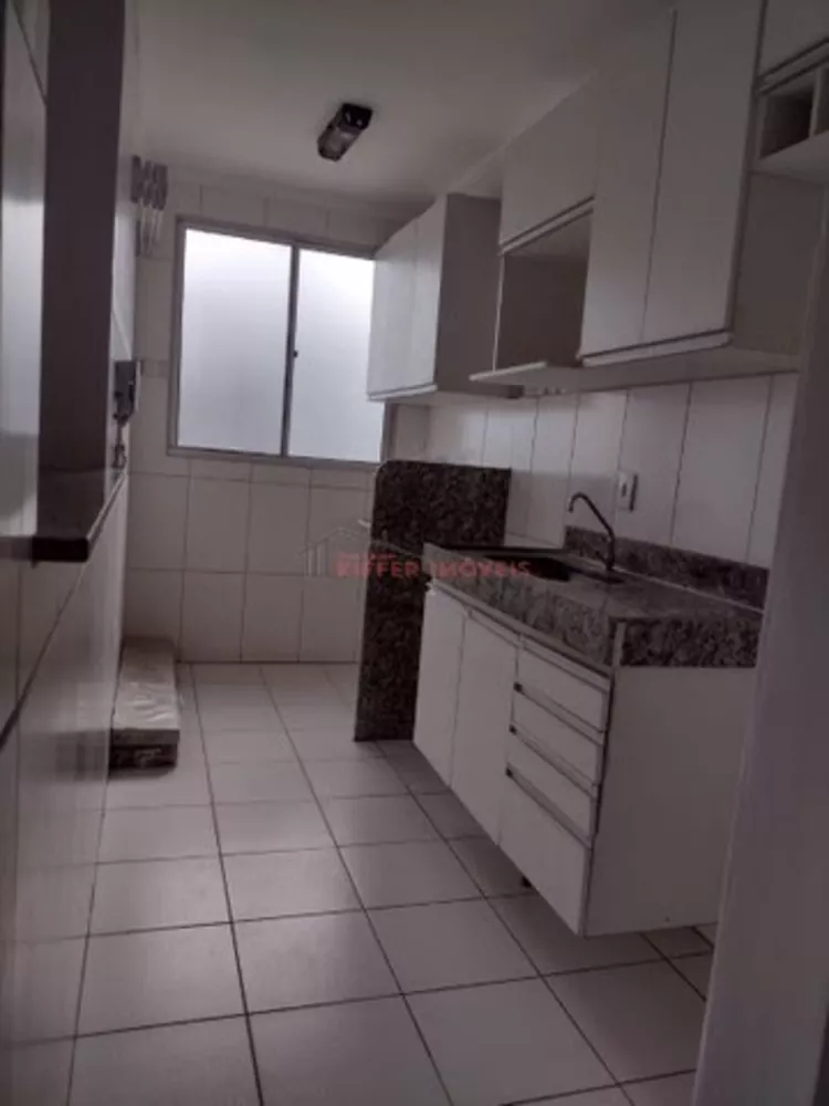 Apartamento à venda com 2 quartos, 62m² - Foto 4