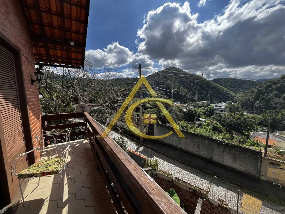 Casa, 4 quartos, 184 m² - Foto 1