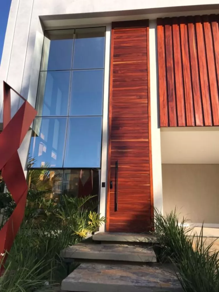 Casa de Condomínio à venda com 4 quartos, 322m² - Foto 1