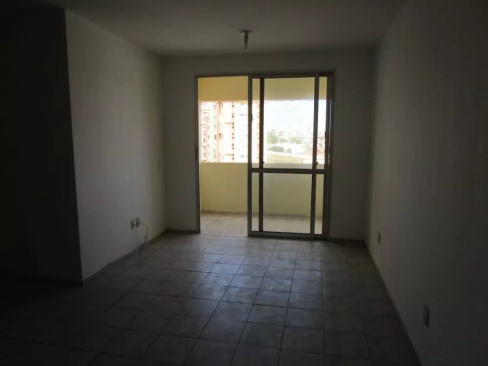 Apartamento à venda com 3 quartos, 107m² - Foto 8