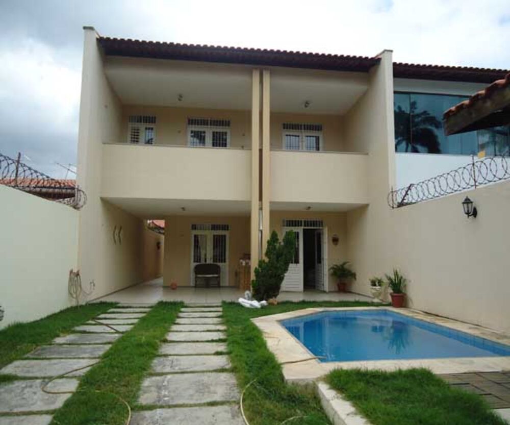 Sobrado à venda com 3 quartos, 260m² - Foto 1