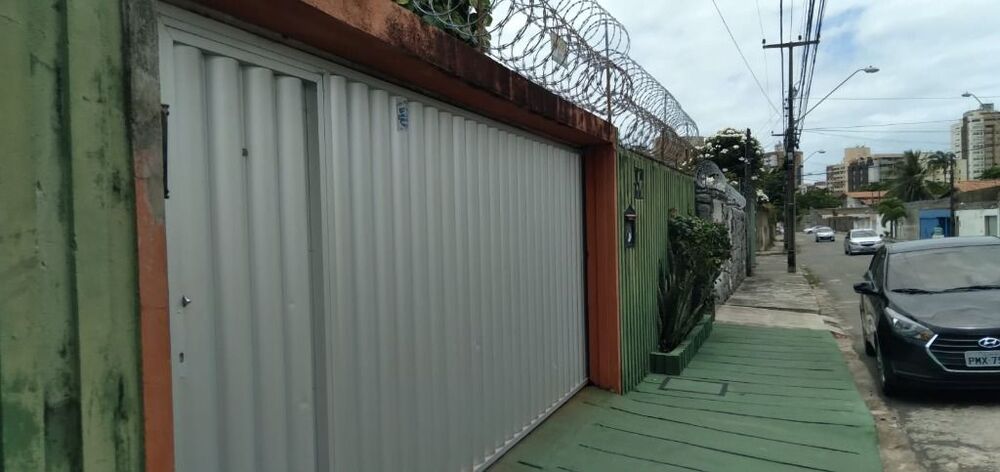 Casa à venda com 3 quartos, 186m² - Foto 1