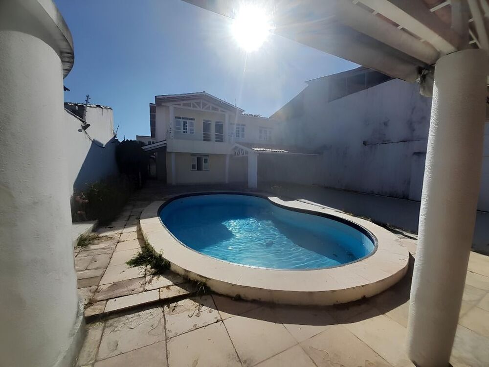 Casa à venda com 4 quartos, 220m² - Foto 4