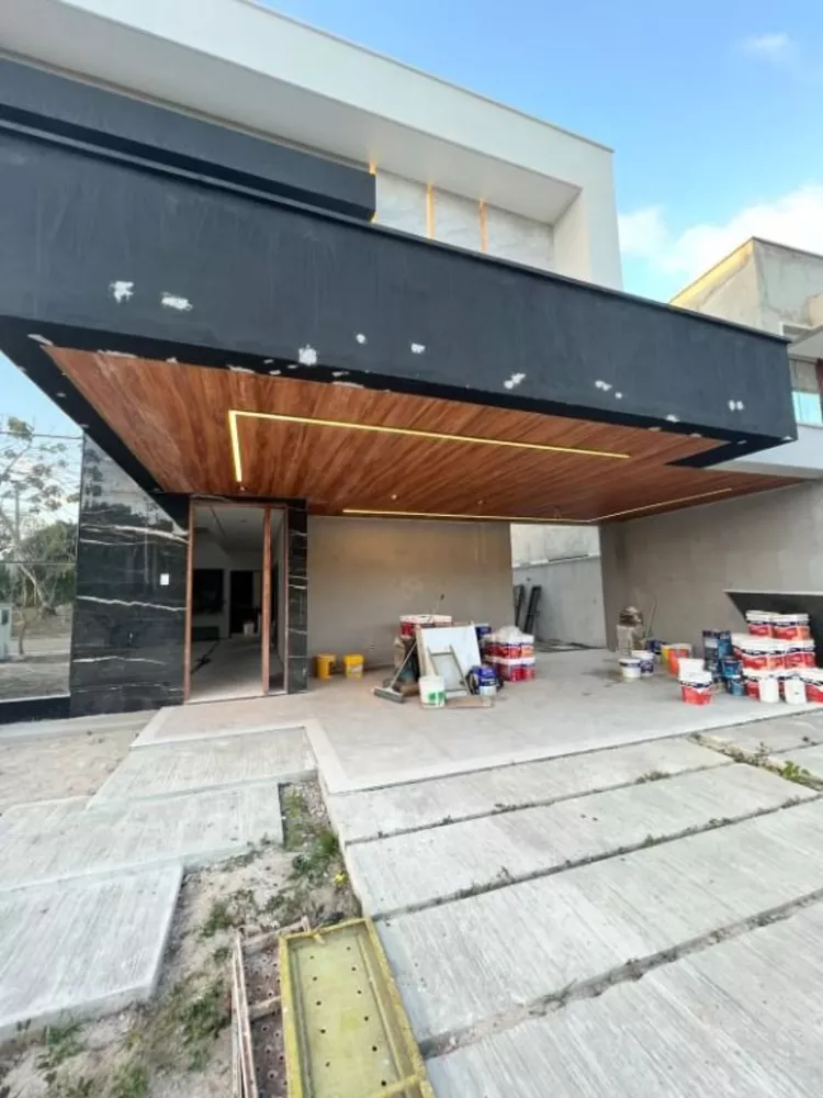 Casa de Condomínio à venda com 4 quartos, 300m² - Foto 1