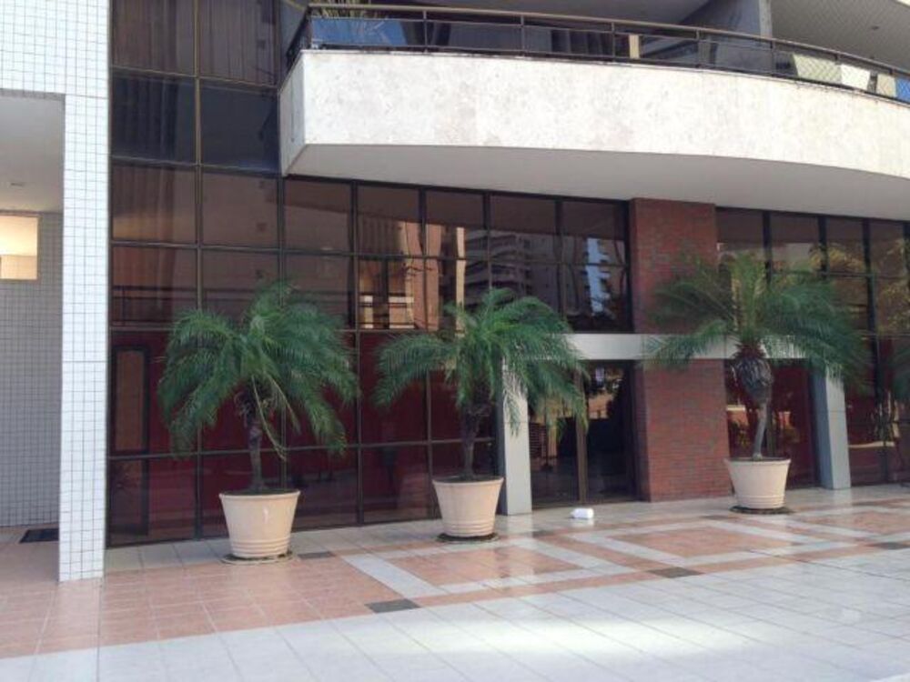 Apartamento à venda com 3 quartos, 210m² - Foto 2