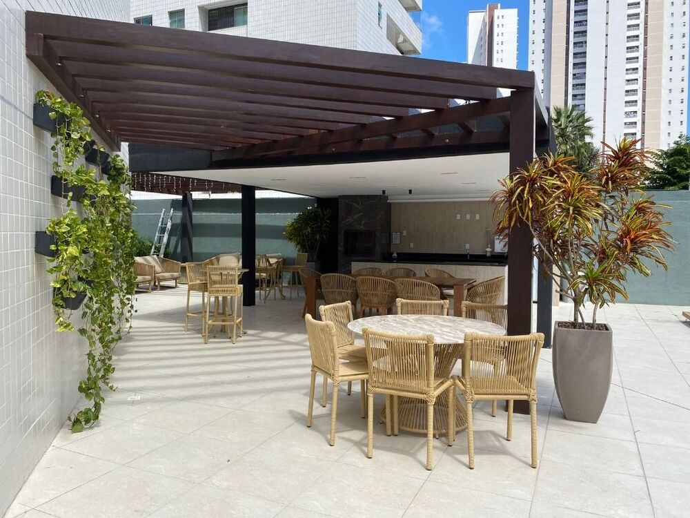 Apartamento à venda com 4 quartos, 204m² - Foto 2