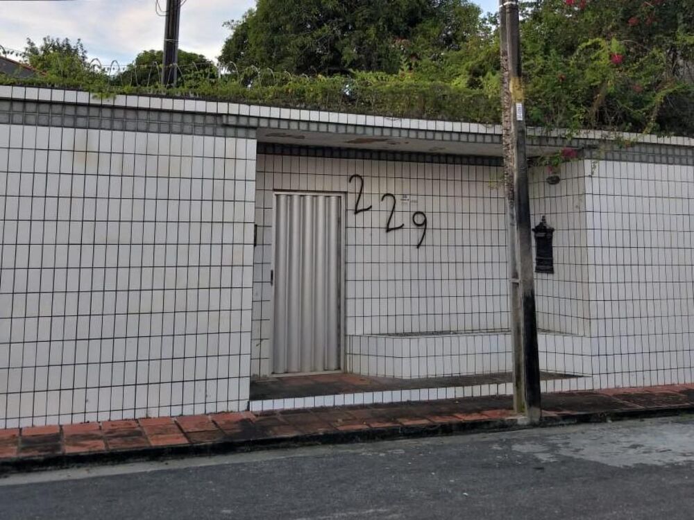 Casa à venda com 5 quartos, 312m² - Foto 1
