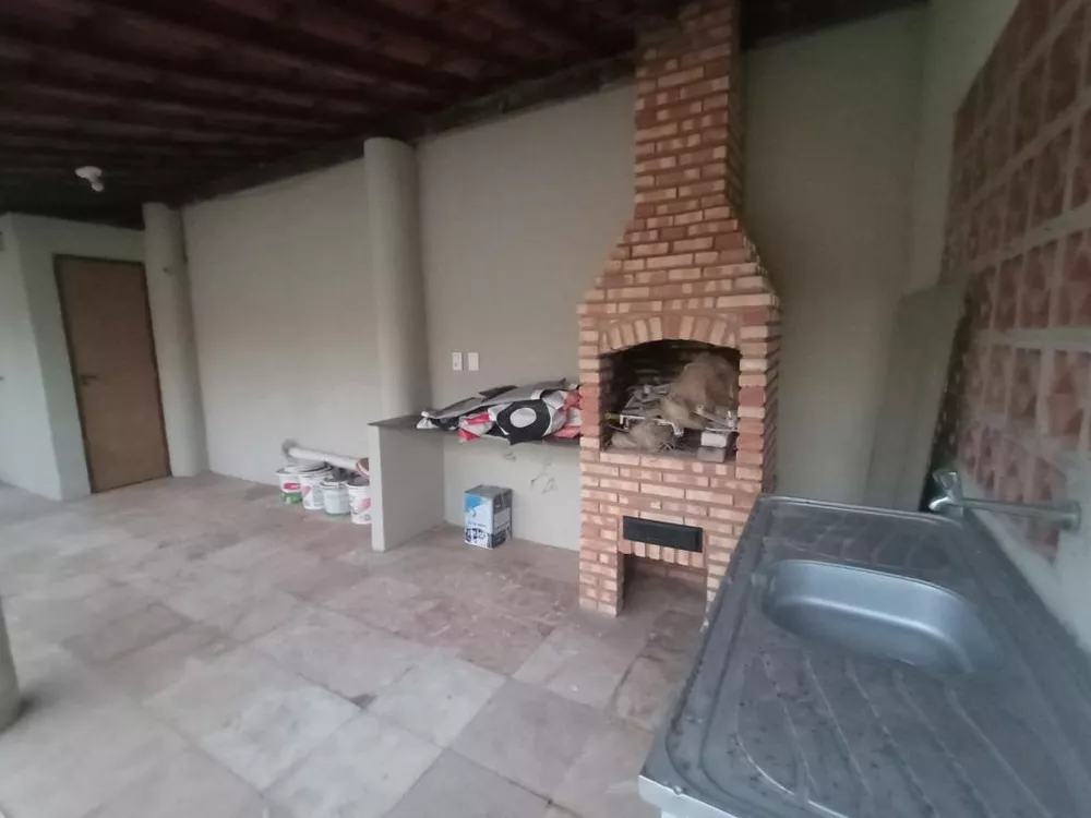 Casa à venda com 3 quartos, 161m² - Foto 2