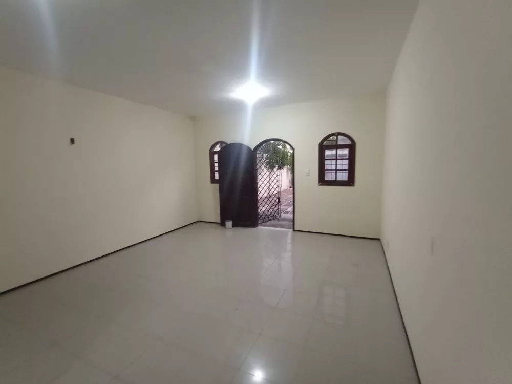 Casa à venda com 3 quartos, 161m² - Foto 4