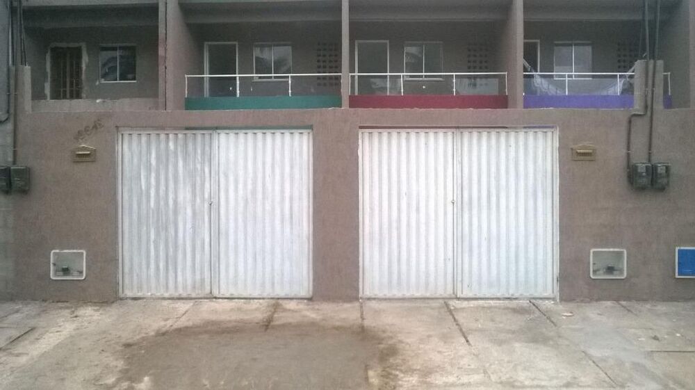 Casa à venda com 2 quartos, 73m² - Foto 1