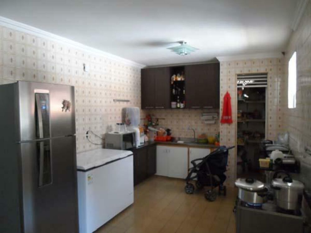 Casa à venda com 3 quartos, 200m² - Foto 7