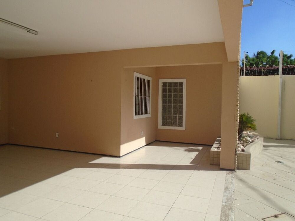 Casa à venda com 3 quartos, 332m² - Foto 4