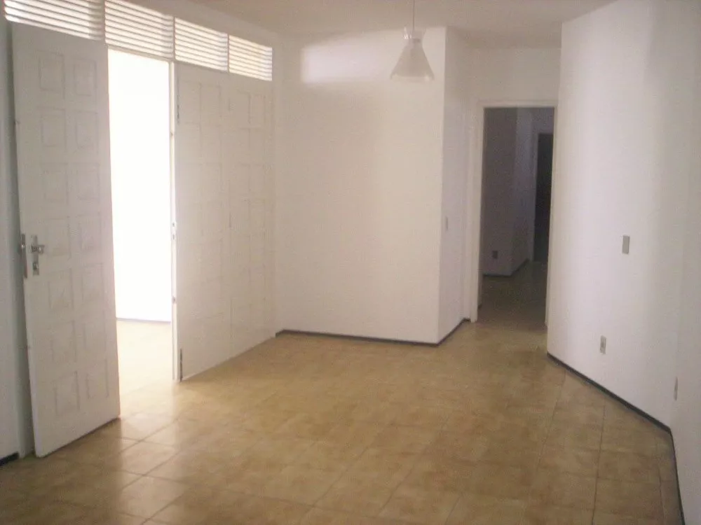 Casa à venda com 3 quartos, 149m² - Foto 3