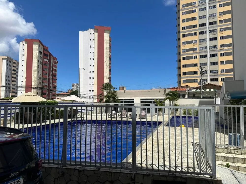 Apartamento à venda com 3 quartos, 90m² - Foto 2