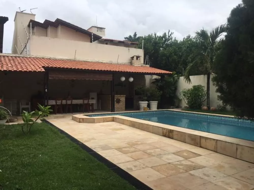 Casa à venda com 5 quartos, 400m² - Foto 2