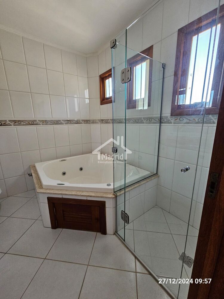 Casa, 4 quartos, 290 m² - Foto 47