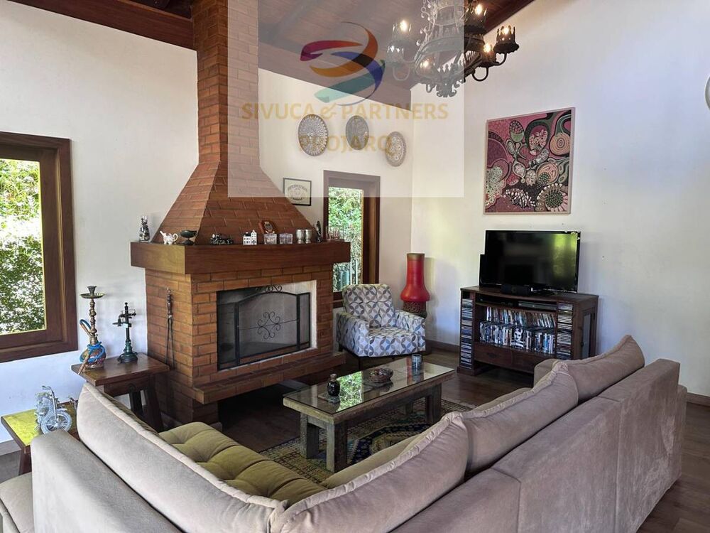 Casa de Condomínio à venda com 3 quartos, 355m² - Foto 1