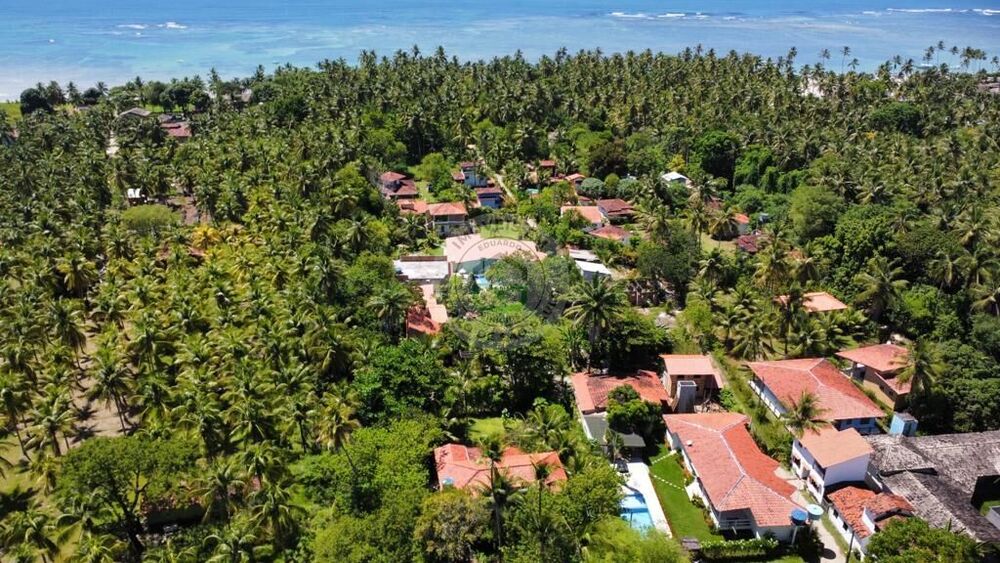Casa à venda com 4 quartos, 234m² - Foto 1