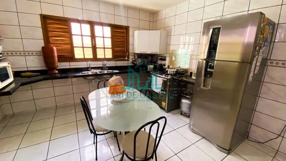 Casa, 3 quartos, 212 m² - Foto 6
