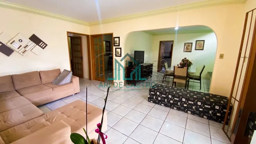 Casa, 3 quartos, 212 m² - Foto 2