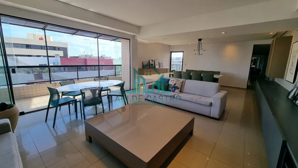 Cobertura, 3 quartos, 217 m² - Foto 2