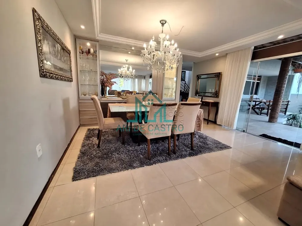 Casa, 4 quartos, 272 m² - Foto 2