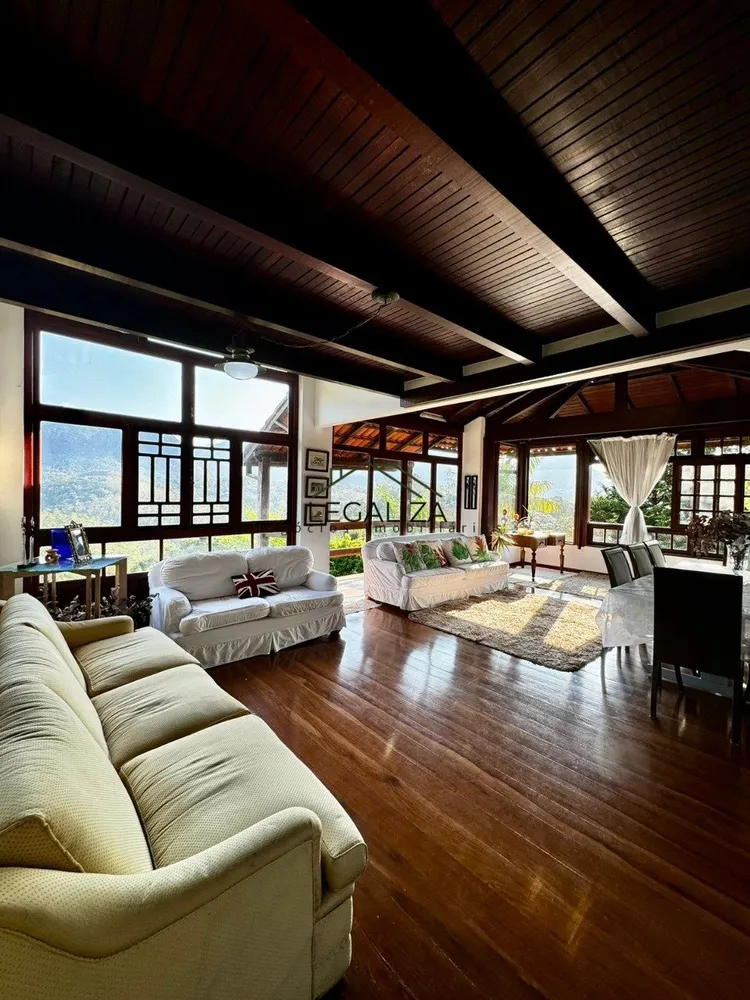 Casa, 3 quartos, 240 m² - Foto 1