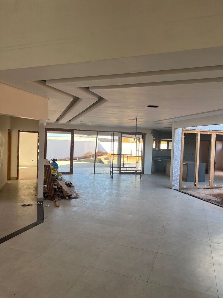 Casa à venda com 4 quartos, 1000m² - Foto 4