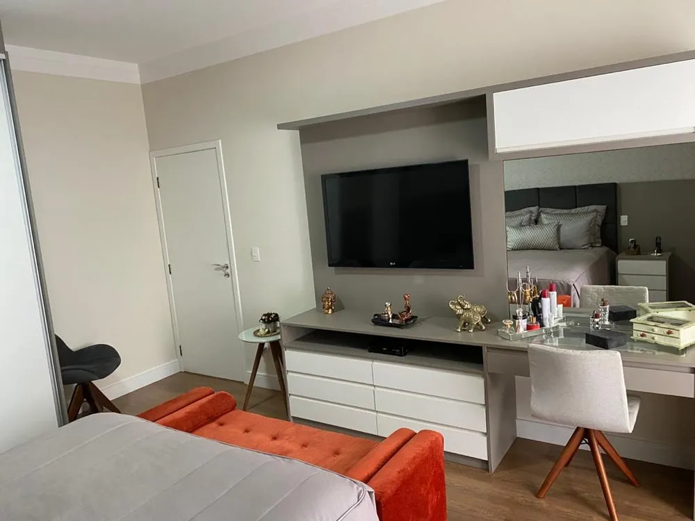 Casa, 3 quartos, 325 m² - Foto 1