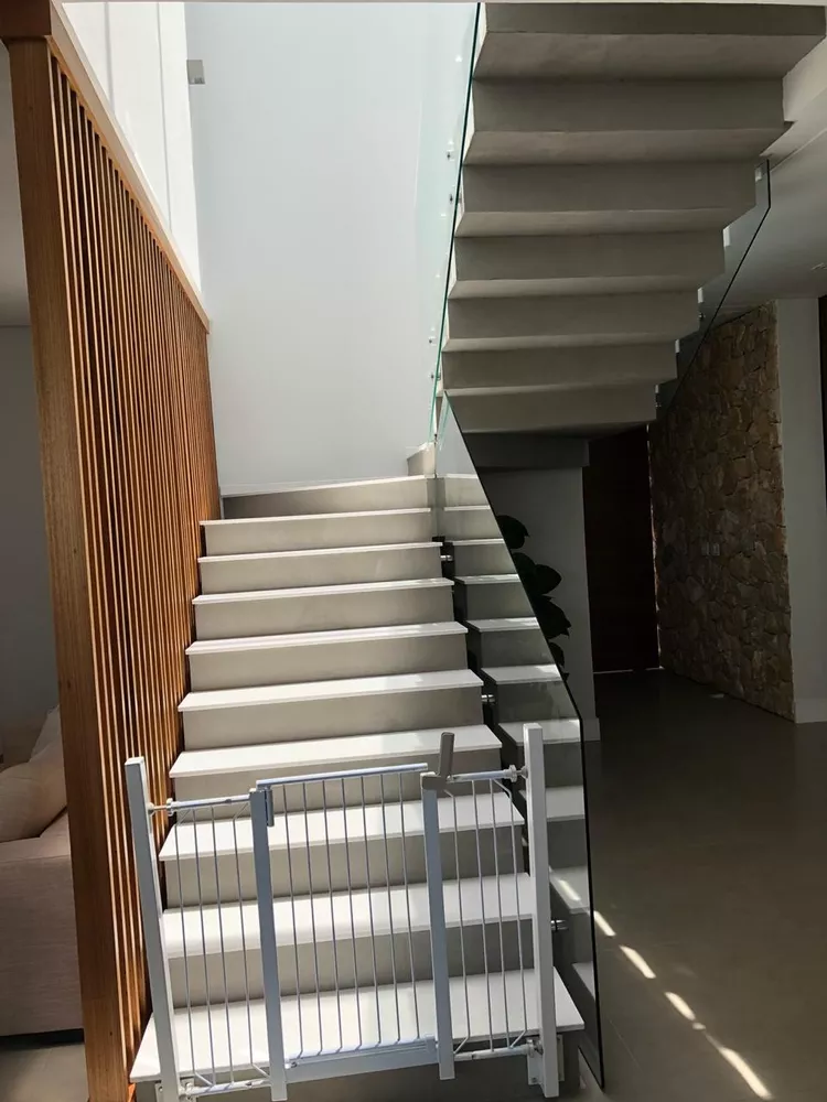 Casa à venda com 4 quartos, 450m² - Foto 2