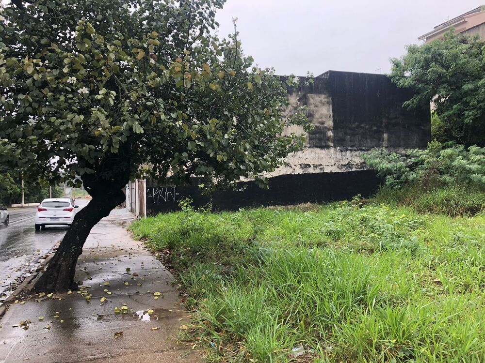 Loteamento e Condomínio, 450 m² - Foto 1