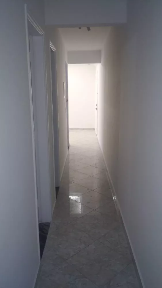 Apartamento à venda com 2 quartos, 70m² - Foto 4