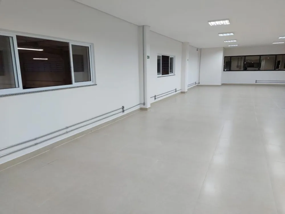 Depósito-Galpão, 2600 m² - Foto 1