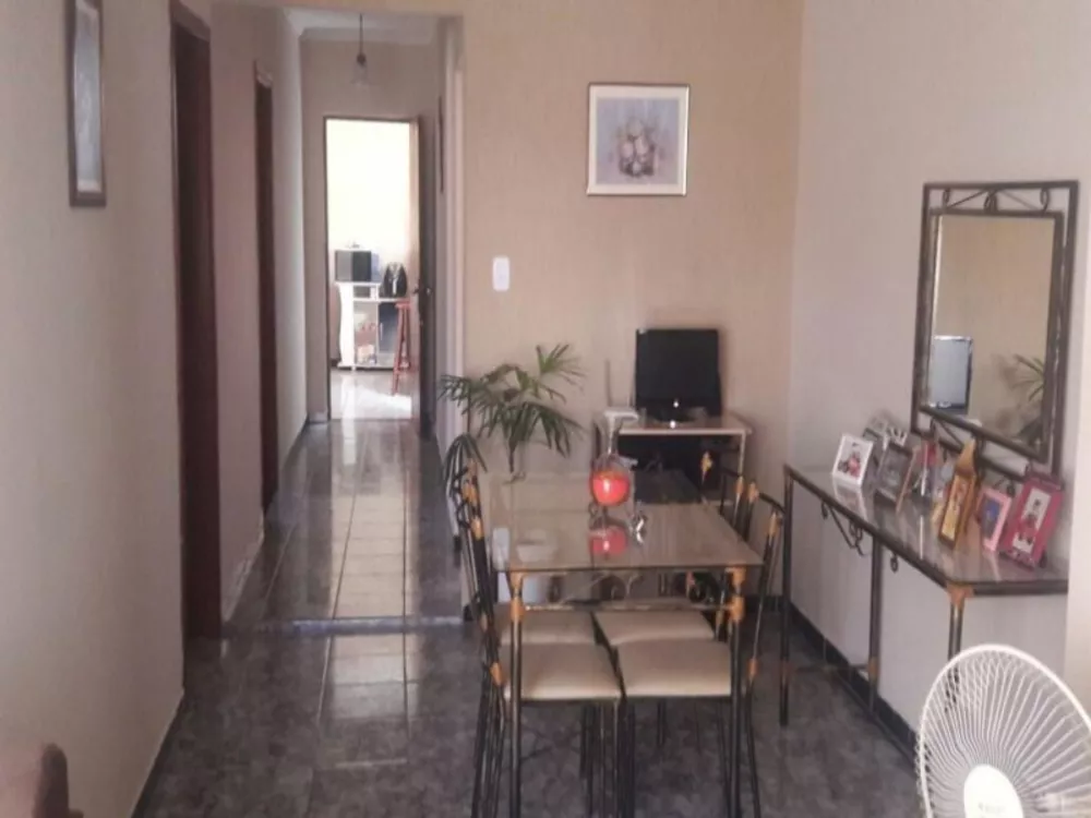 Casa à venda com 2 quartos, 160m² - Foto 1