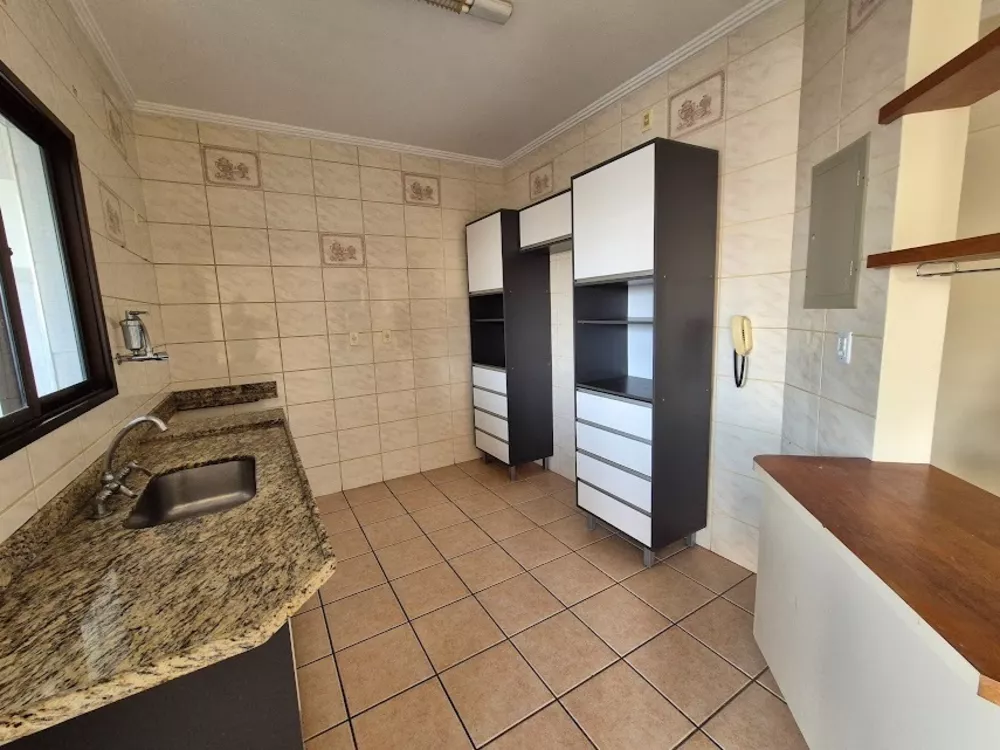 Apartamento à venda com 3 quartos, 109m² - Foto 2