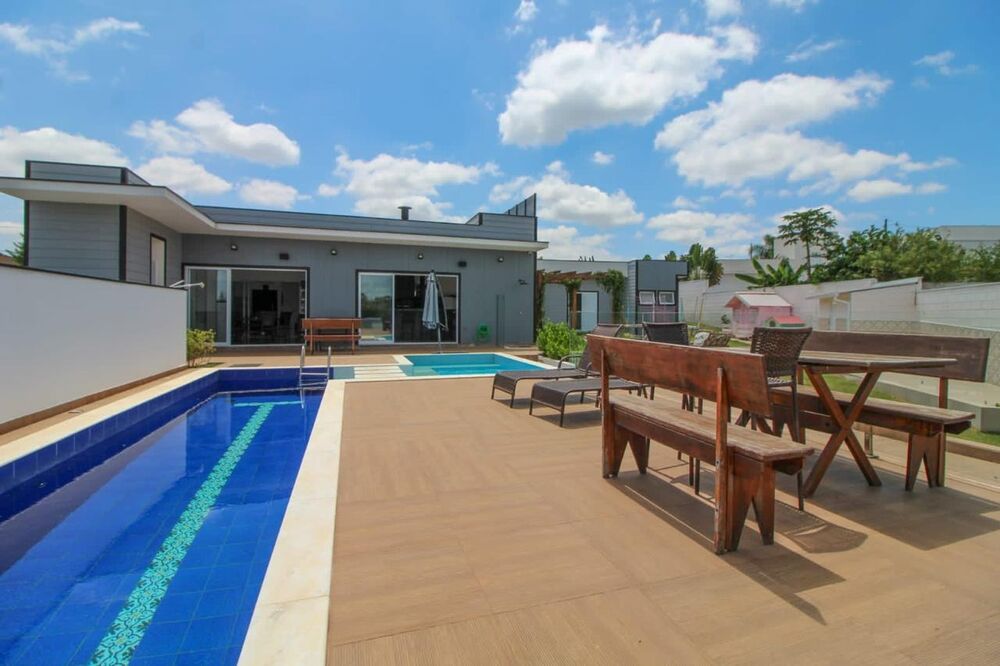 Casa, 5 quartos, 1400 m² - Foto 1