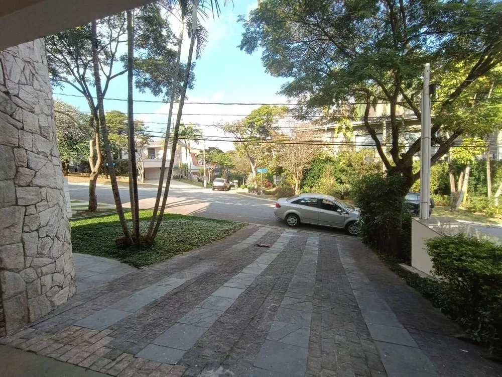 Casa para alugar com 5 quartos, 340m² - Foto 2