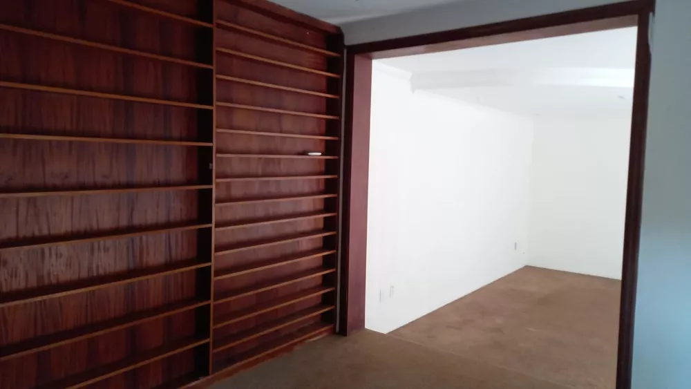 Casa para alugar com 3 quartos, 300m² - Foto 4