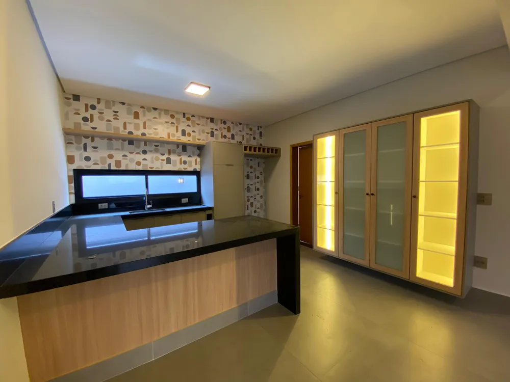 Casa, 3 quartos, 251 m² - Foto 2
