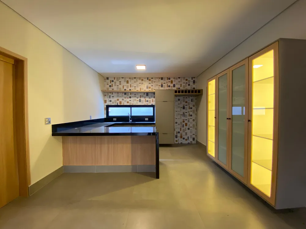 Casa, 3 quartos, 251 m² - Foto 1