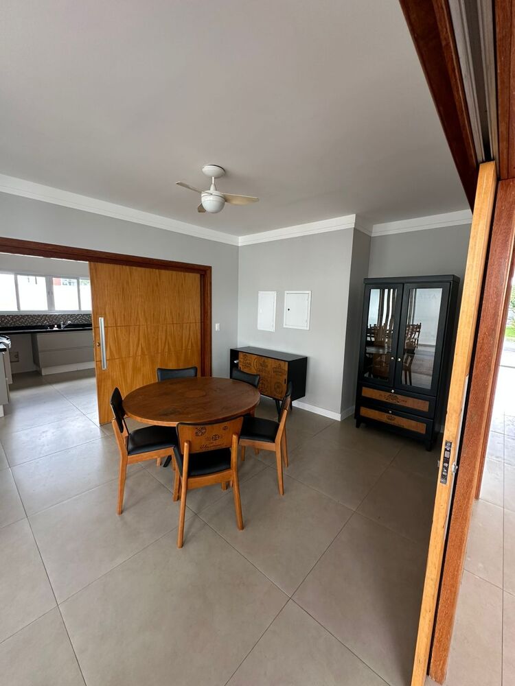 Casa para alugar com 5 quartos - Foto 2