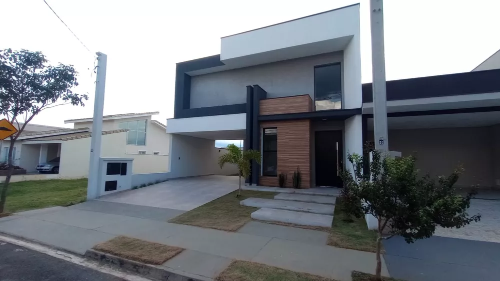 Casa à venda com 3 quartos, 218m² - Foto 2